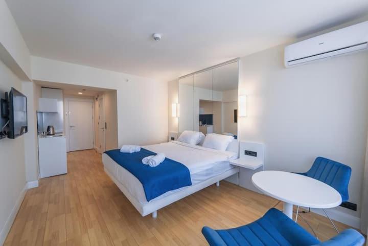 Sea View Apart-Hotel Orbi Twin Towers 1413 Батуми Екстериор снимка